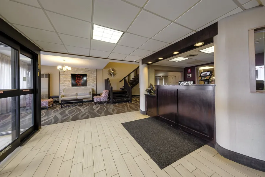 Red Roof Inn & Suites Newburgh – Stewart Airport/ West Point hotel detail image 2