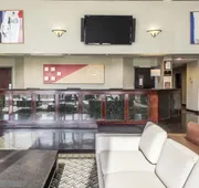 Clarion Hotel & Conference Center Ronkonkoma MacArthur Airport hotel detail image 3