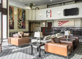 Clarion Hotel & Conference Center Ronkonkoma MacArthur Airport hotel thumbnail 4