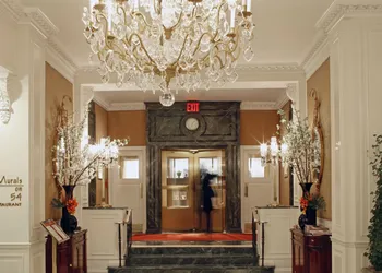 Warwick New York hotel thumbnail 2