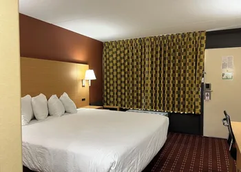Serenity Inn hotel thumbnail 5