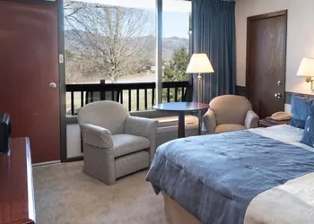 Highland Manor Inn hotel thumbnail 2
