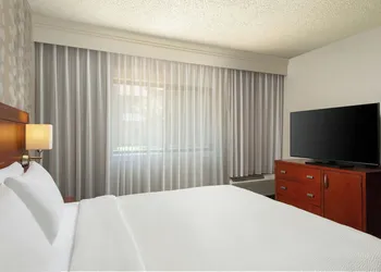 Courtyard by Marriott Dallas-Fort Worth/Bedford hotel thumbnail 6