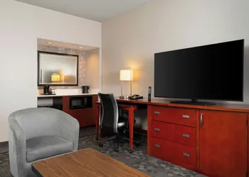 Courtyard by Marriott Dallas-Fort Worth/Bedford hotel thumbnail 8