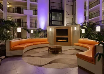 Embassy Suites by Hilton Piscataway Somerset hotel thumbnail 4