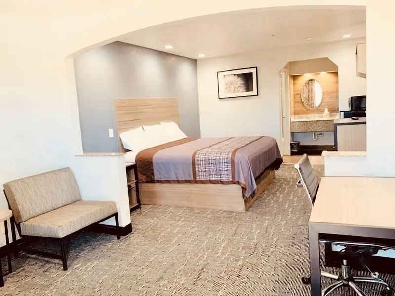 Sunrise Inn & Suites hotel detail image 6