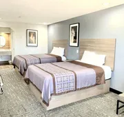 Sunrise Inn & Suites hotel detail image 7