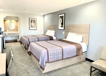 Sunrise Inn & Suites hotel thumbnail 7