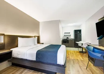 Studio 6 Mountlake Terrace, WA - Seattle hotel thumbnail 5