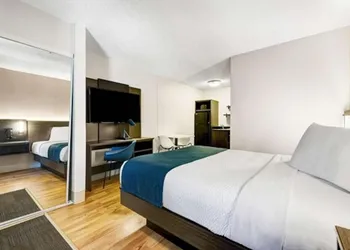 Studio 6 Mountlake Terrace, WA - Seattle hotel thumbnail 6