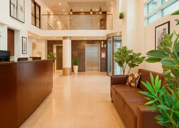 LIC Manhattan View Hotel hotel thumbnail 2