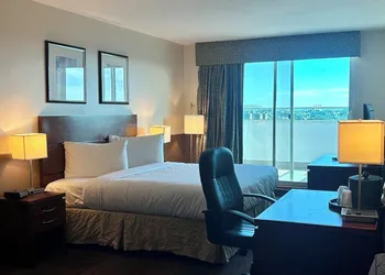 LIC Manhattan View Hotel hotel thumbnail 6