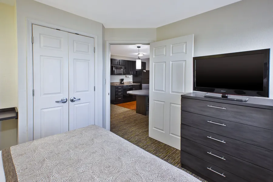 Candlewood Suites Indianapolis Airport by IHG hotel detail image 6