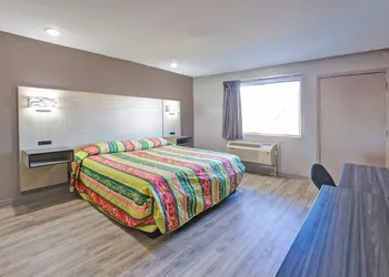 Super 7 Inn Dallas Near Duncanville hotel thumbnail 7