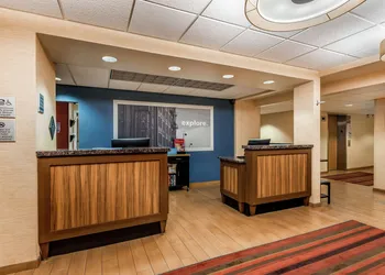 Hampton Inn Milwaukee-Airport hotel thumbnail 3