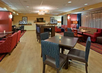 Hampton Inn Milwaukee-Airport hotel thumbnail 5