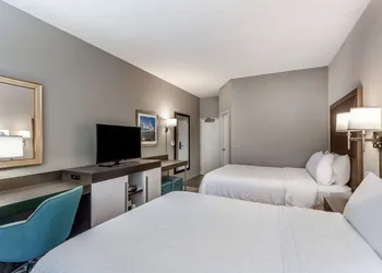 Hampton Inn Milwaukee-Airport hotel thumbnail 6