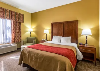 Comfort Inn Brownsville I-40 hotel thumbnail 4