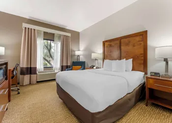 Comfort Inn Brownsville I-40 hotel thumbnail 6