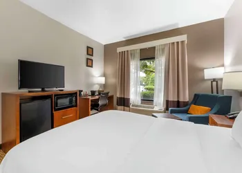 Comfort Inn Brownsville I-40 hotel thumbnail 7