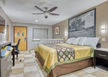 Texas Inn Donna hotel thumbnail 2