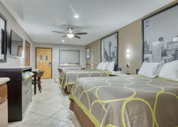 Texas Inn Donna hotel thumbnail 6