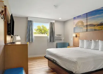Days Inn by Wyndham Omaha NE hotel thumbnail 7
