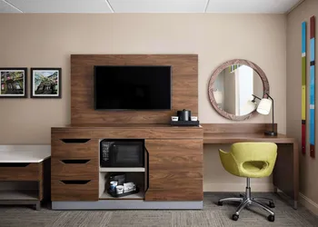 Hampton Inn & Suites New Haven - South - West Haven hotel thumbnail 8