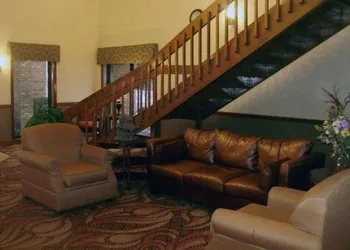 Quality Inn & Suites Searcy I-57 hotel thumbnail 3