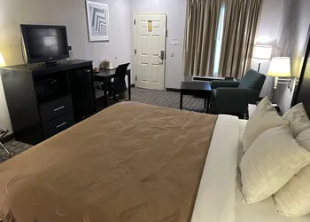 Quality Inn Ashland hotel thumbnail 6