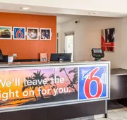 Motel 6 Bakersfield, CA - Convention Center hotel detail image 4