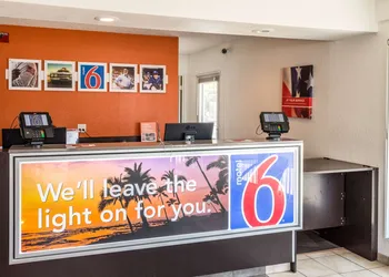 Motel 6 Bakersfield, CA - Convention Center hotel thumbnail 4