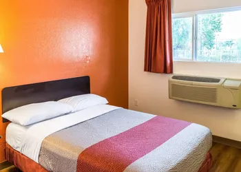 Motel 6 Bakersfield, CA - Convention Center hotel thumbnail 6