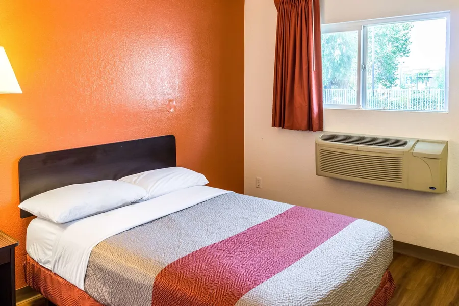 Motel 6 Bakersfield, CA - Convention Center hotel detail image 6