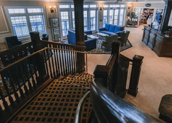 Madison Beach Hotel hotel thumbnail 4