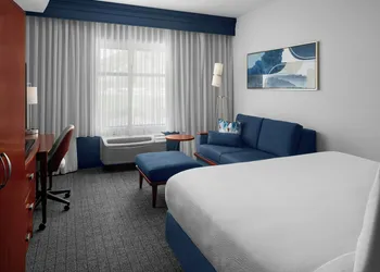 Courtyard by Marriott Santa Clarita Valencia hotel thumbnail 6