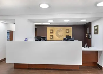Comfort Suites DFW North/Grapevine hotel thumbnail 2