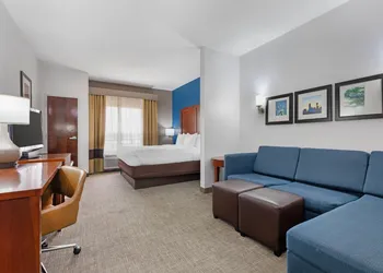 Comfort Suites DFW North/Grapevine hotel thumbnail 7