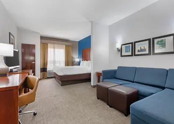 Comfort Suites DFW North/Grapevine hotel thumbnail 7