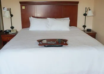 Hampton Inn & Suites Kingman hotel thumbnail 8
