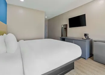 Sonesta Essential IAH Airport JFK Boulevard hotel thumbnail 7