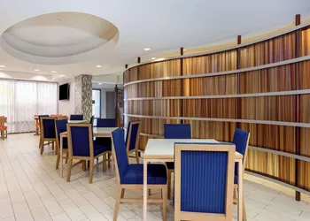 Hampton Inn Orlando-International Airport hotel thumbnail 5