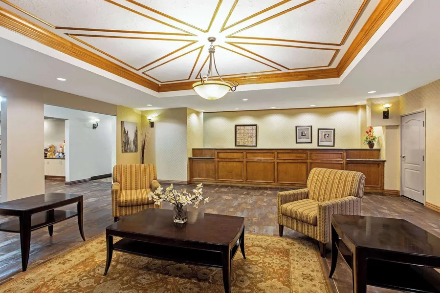 La Quinta Inn & Suites by Wyndham Cleburne hotel detail image 2