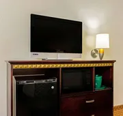 La Quinta Inn & Suites by Wyndham Cleburne hotel detail image 3