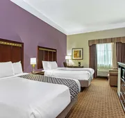 La Quinta Inn & Suites by Wyndham Cleburne hotel detail image 4