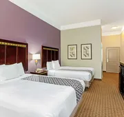 La Quinta Inn & Suites by Wyndham Cleburne hotel detail image 7
