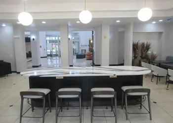 Holiday Inn Express Hotel & Suites Houston-Downtown Conv Ctr by IHG hotel thumbnail 2