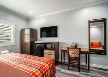 Rodeway Inn & Suites Pasadena hotel thumbnail 7