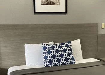 Island Suites hotel thumbnail 5