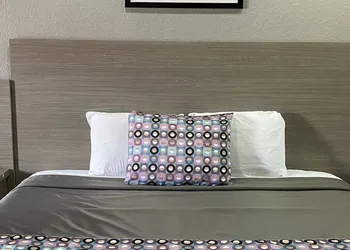 Island Suites hotel thumbnail 6